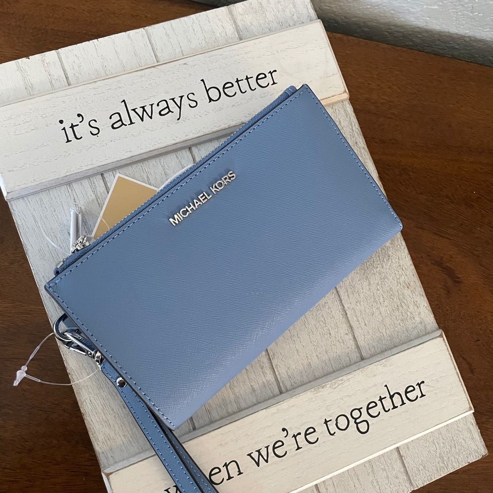 New Mk double zipper wallet 🦋 - Picture 4 of 4